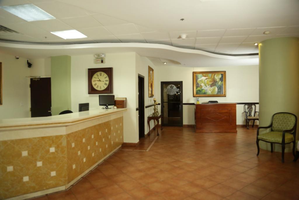 Seminole Plaza Hotel 마나과 외부 사진