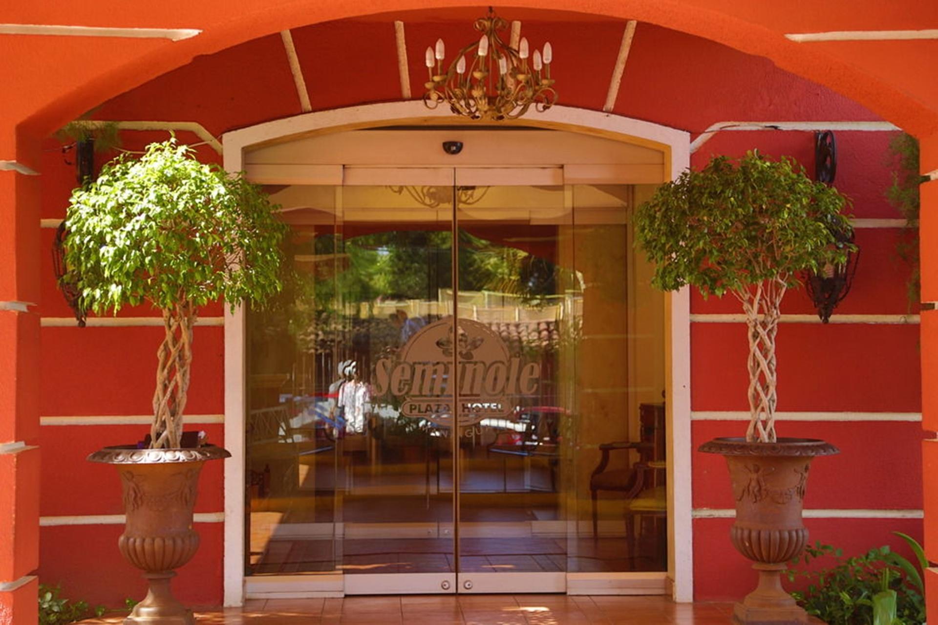 Seminole Plaza Hotel 마나과 외부 사진